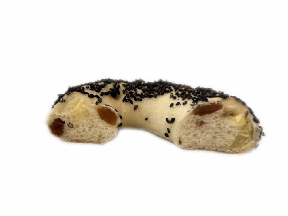 【あづみ野店限定】さつまいもとレーズンのベーグル